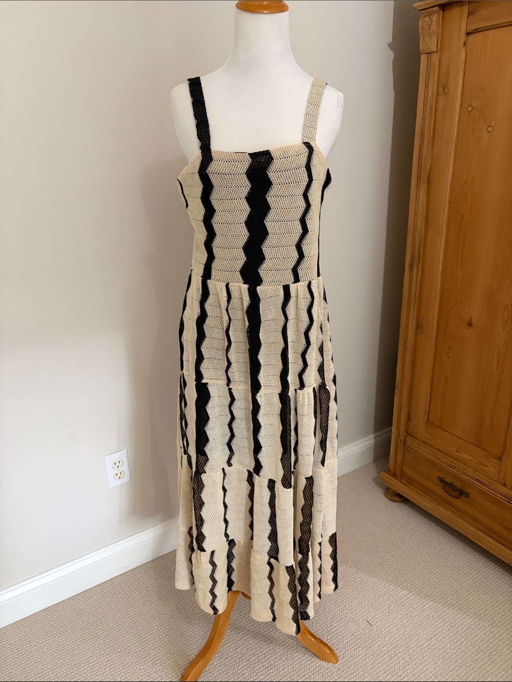 Zara Sleeveless Black & Cream Knit Maxi Dress Size Small